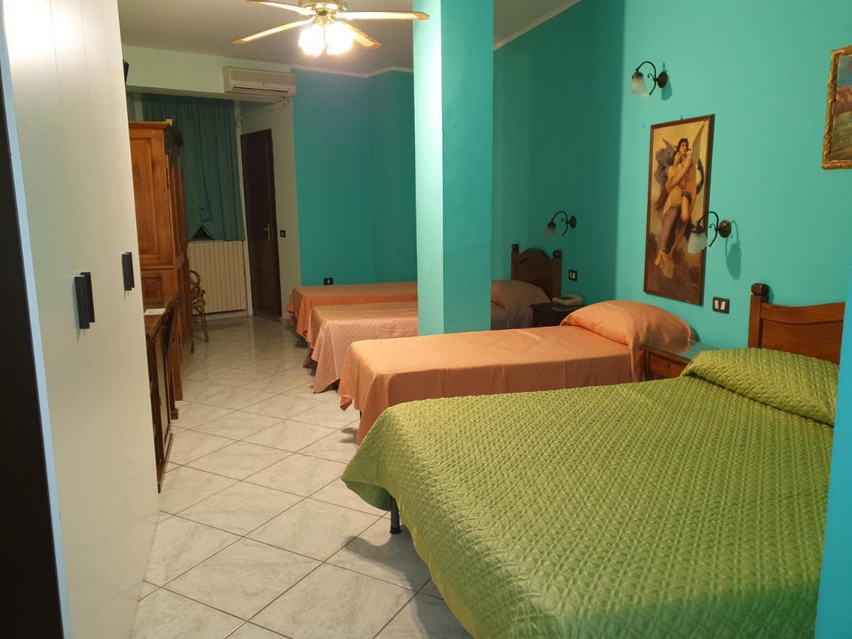 Hotel Caribe Casalnuovo Di Napoli Eksteriør bilde