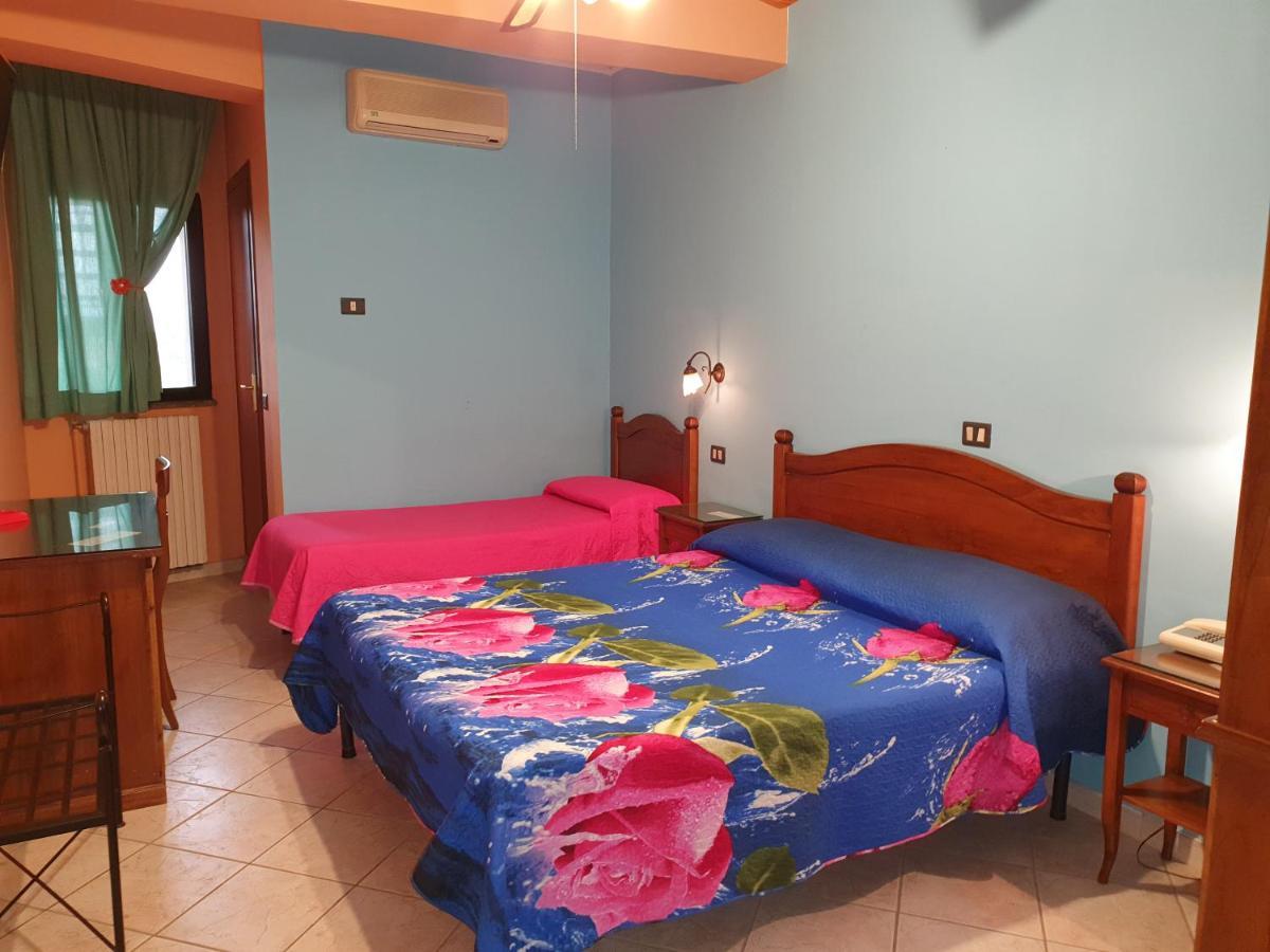 Hotel Caribe Casalnuovo Di Napoli Eksteriør bilde
