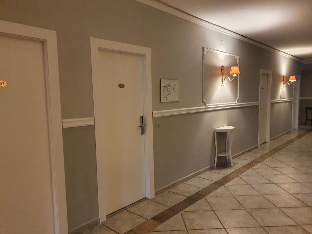 Hotel Caribe Casalnuovo Di Napoli Eksteriør bilde
