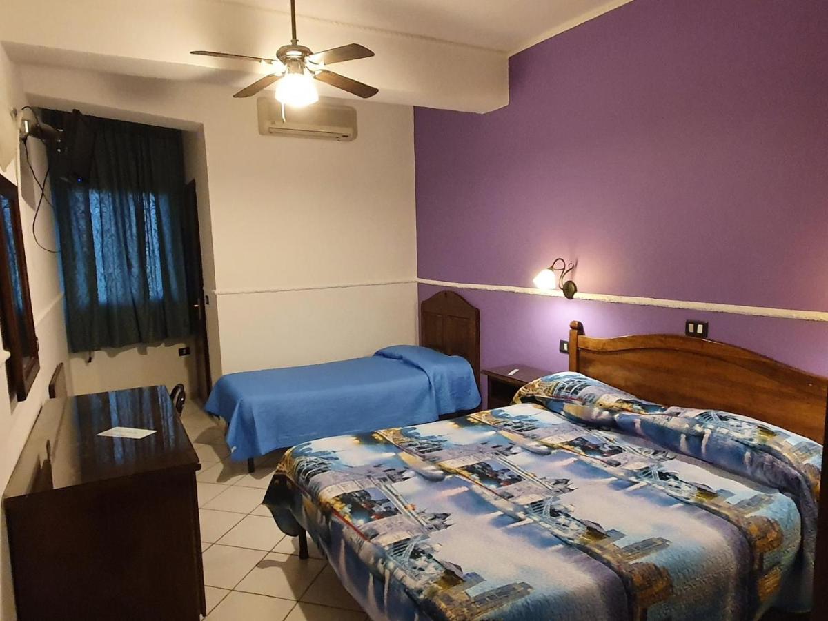 Hotel Caribe Casalnuovo Di Napoli Eksteriør bilde
