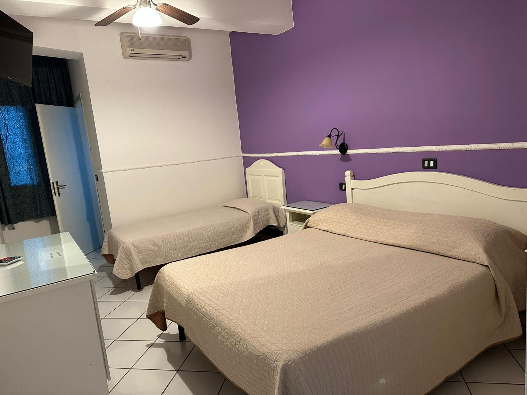 Hotel Caribe Casalnuovo Di Napoli Eksteriør bilde